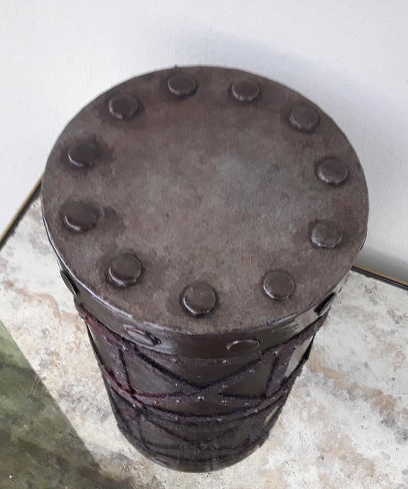 Boîte style industriel   https://www.facebook.com/seldembrun